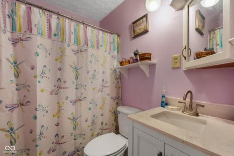 5565 Varna Drive Indianapolis IN 46221