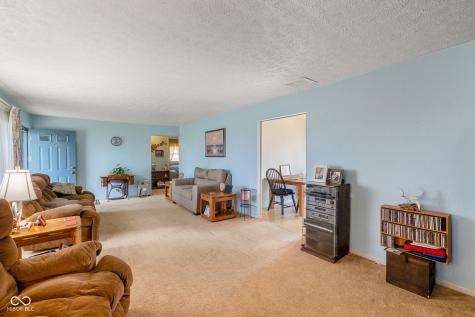5565 Varna Drive Indianapolis IN 46221