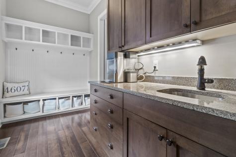 6615 Westminster Drive Zionsville IN 46077