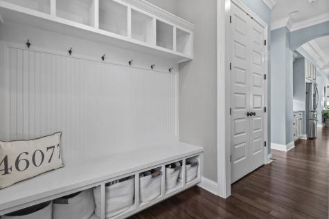 6615 Westminster Drive Zionsville IN 46077