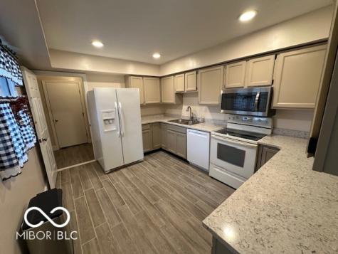 1524 E 83rd Street Indianapolis IN 46240