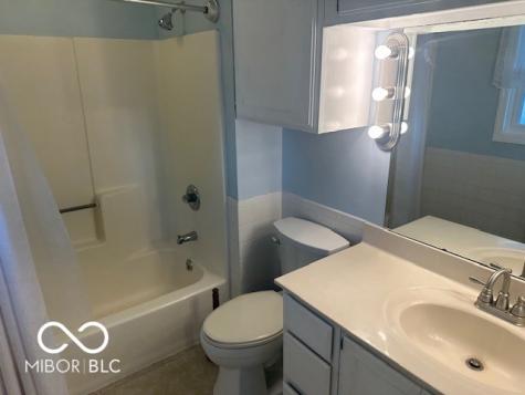 1524 E 83rd Street Indianapolis IN 46240