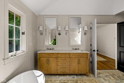 11500 Valley Meadow Drive Zionsville IN 46077
