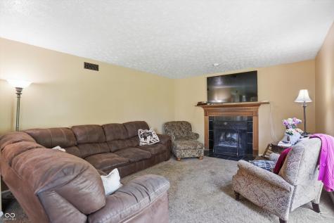 6723 Silver Tree Drive Indianapolis IN 46236