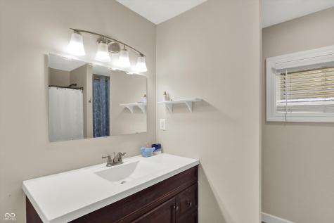 1427 Ruth Drive Indianapolis IN 46240