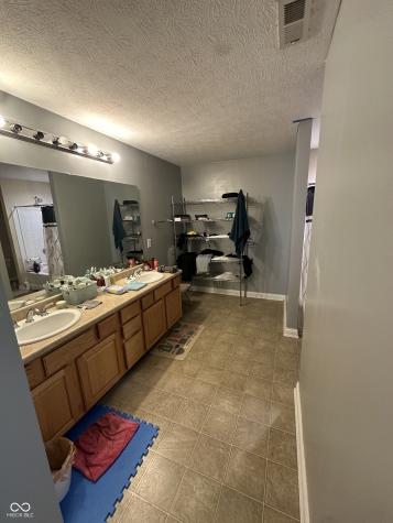 910 Angus Way Indianapolis IN 46217