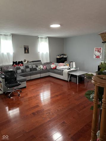 910 Angus Way Indianapolis IN 46217