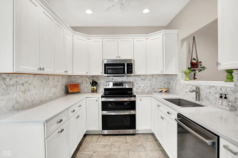 5825 Spruce Knoll Court Indianapolis IN 46220