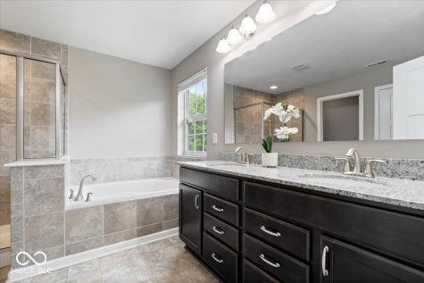 7249 Red Maple Drive Zionsville IN 46077