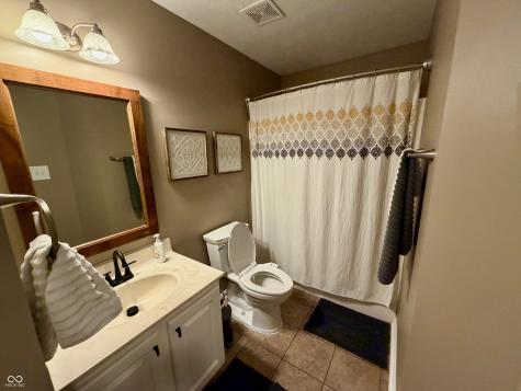 8566 Captain Drive Avon IN 46123