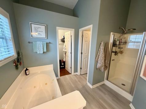 8566 Captain Drive Avon IN 46123