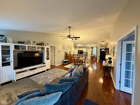 8566 Captain Drive Avon IN 46123