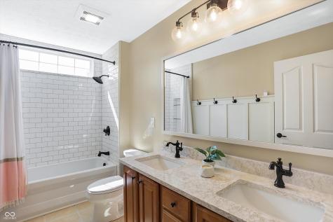 3868 Branch Creek Court Zionsville IN 46077