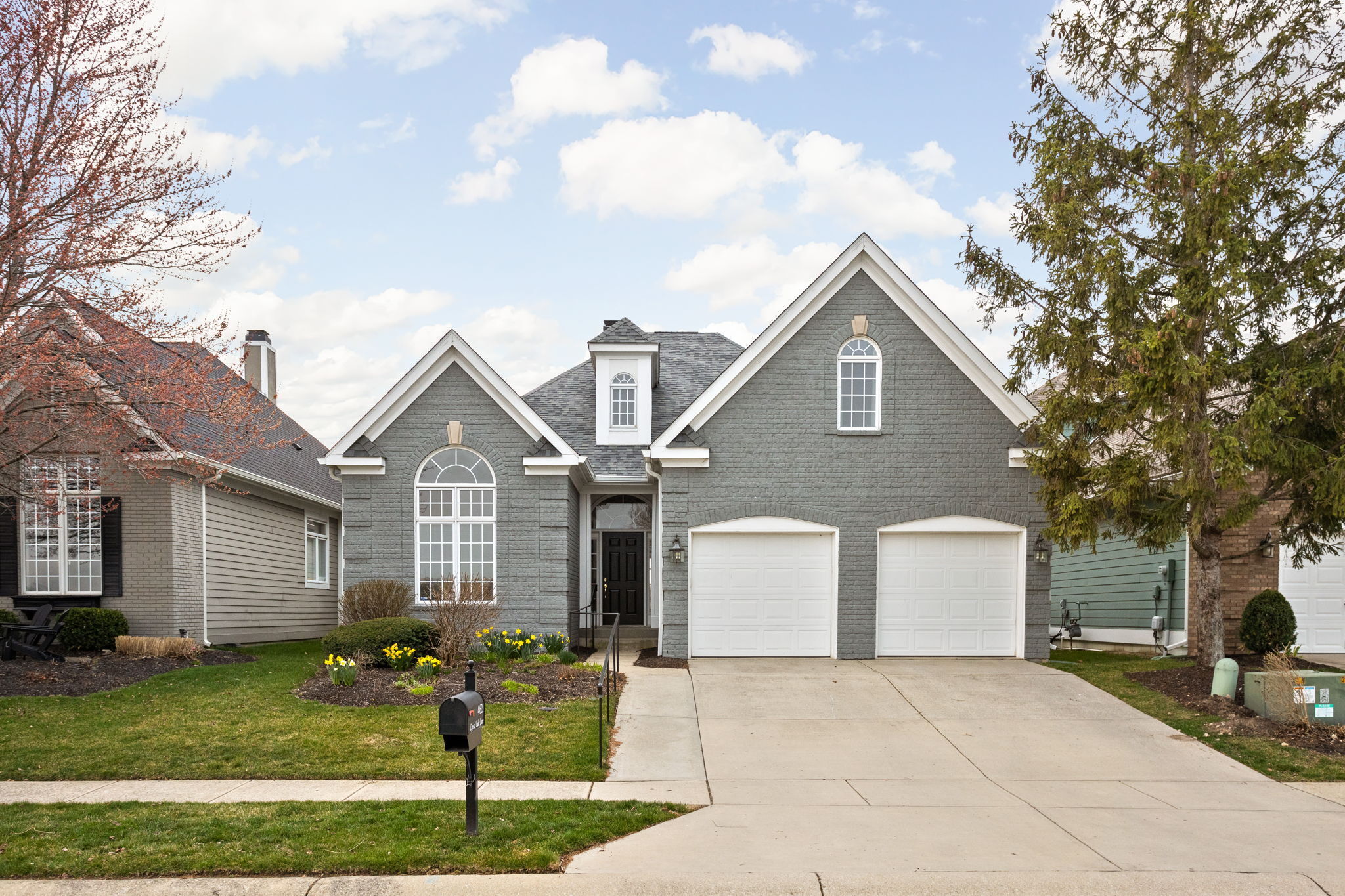 4621 Crystal Lake Lane Indianapolis IN 46240