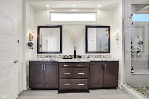 565 Old Ashbury Road Westfield IN 46074