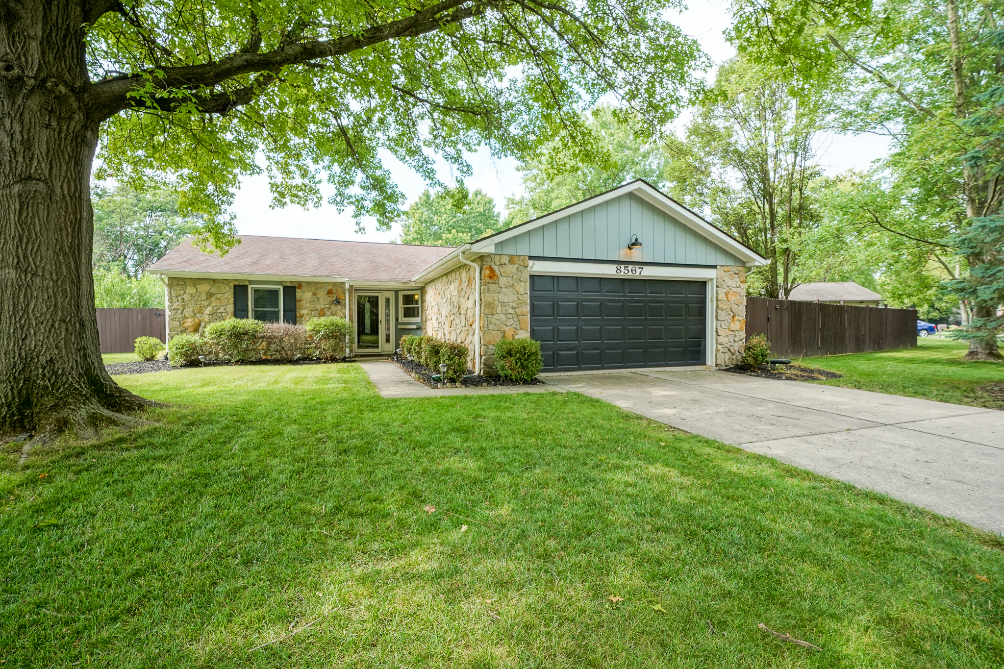 8567 Scarsdale Drive W Indianapolis IN 46256