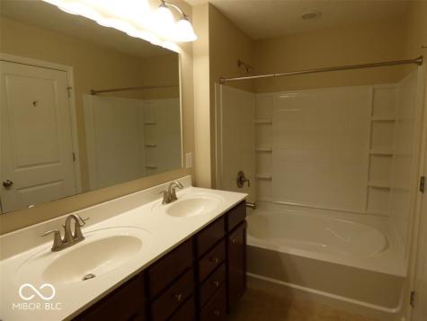 11915 Kelso Drive Zionsville IN 46077
