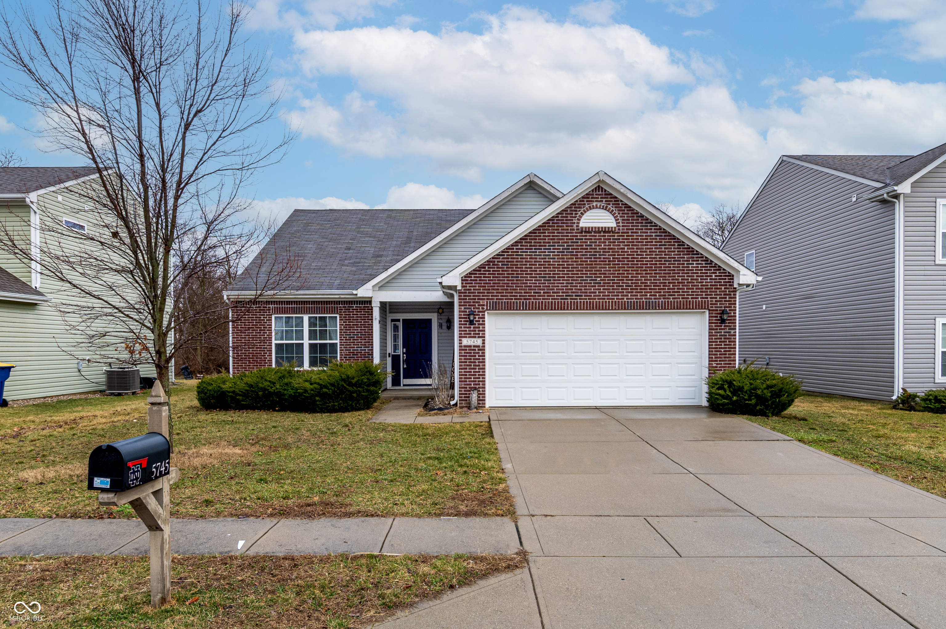 5745 High Grass Lane Indianapolis IN 46235