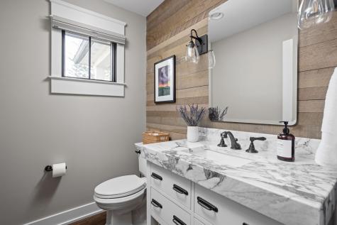 550 N Elm Street Zionsville IN 46077