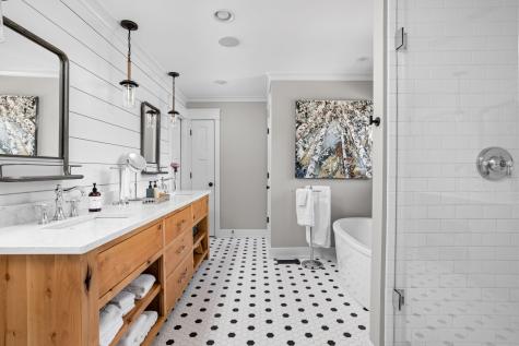 550 N Elm Street Zionsville IN 46077