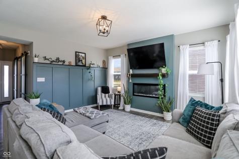 1384 Tanager Way Greenwood IN 46143