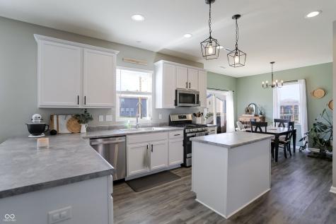 1384 Tanager Way Greenwood IN 46143