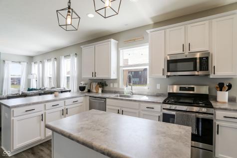 1384 Tanager Way Greenwood IN 46143