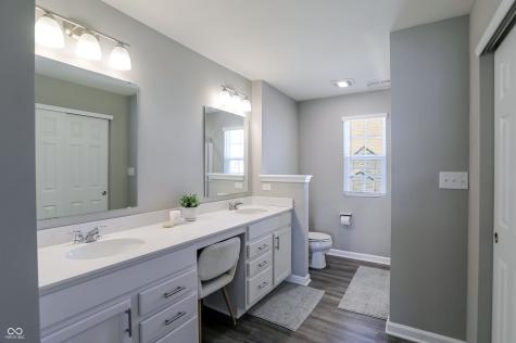 1384 Tanager Way Greenwood IN 46143