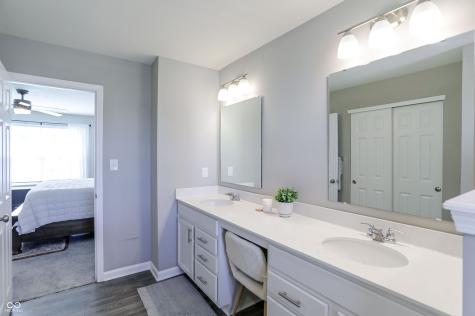 1384 Tanager Way Greenwood IN 46143