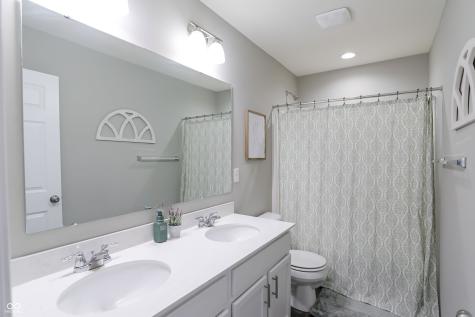 1384 Tanager Way Greenwood IN 46143