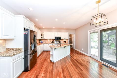 5251 Cheyenne Moon Carmel IN 46033