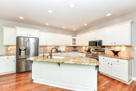 5251 Cheyenne Moon Carmel IN 46033