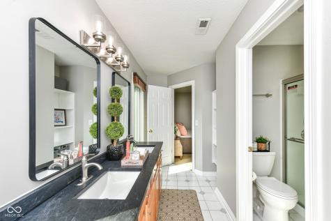 5251 Cheyenne Moon Carmel IN 46033