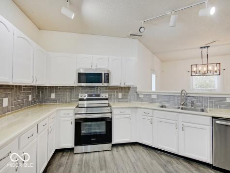 13315 Patriotic Way Fishers IN 46037