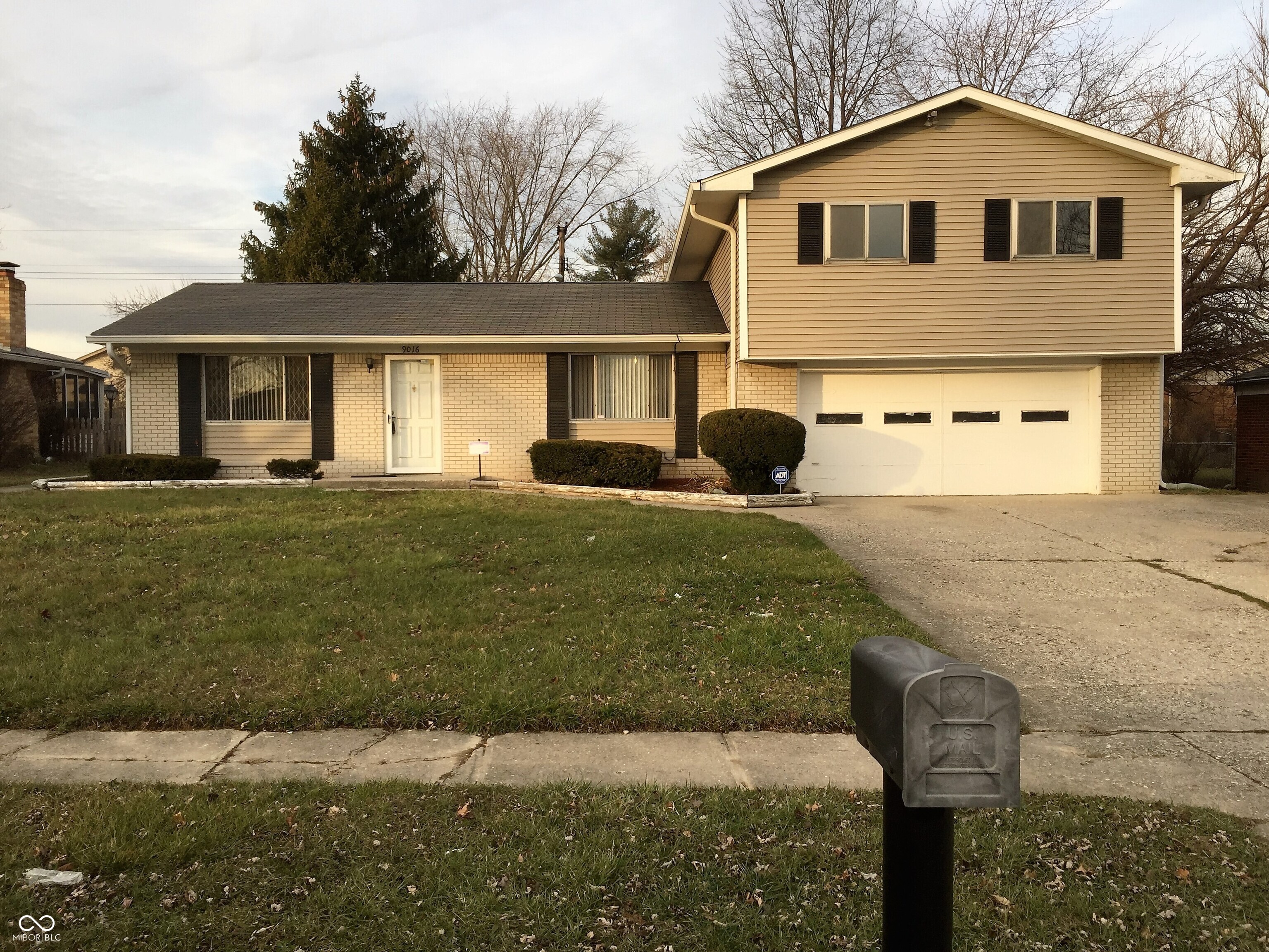 9016 Neptune Drive Indianapolis IN 46229