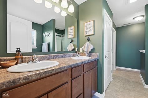 211 Thistlewood Drive Greenfield IN 46140