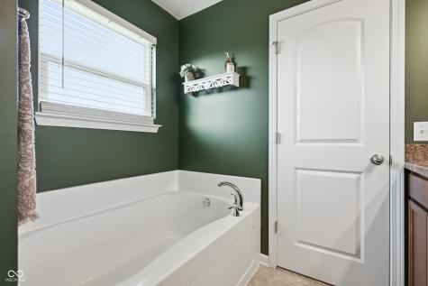 211 Thistlewood Drive Greenfield IN 46140