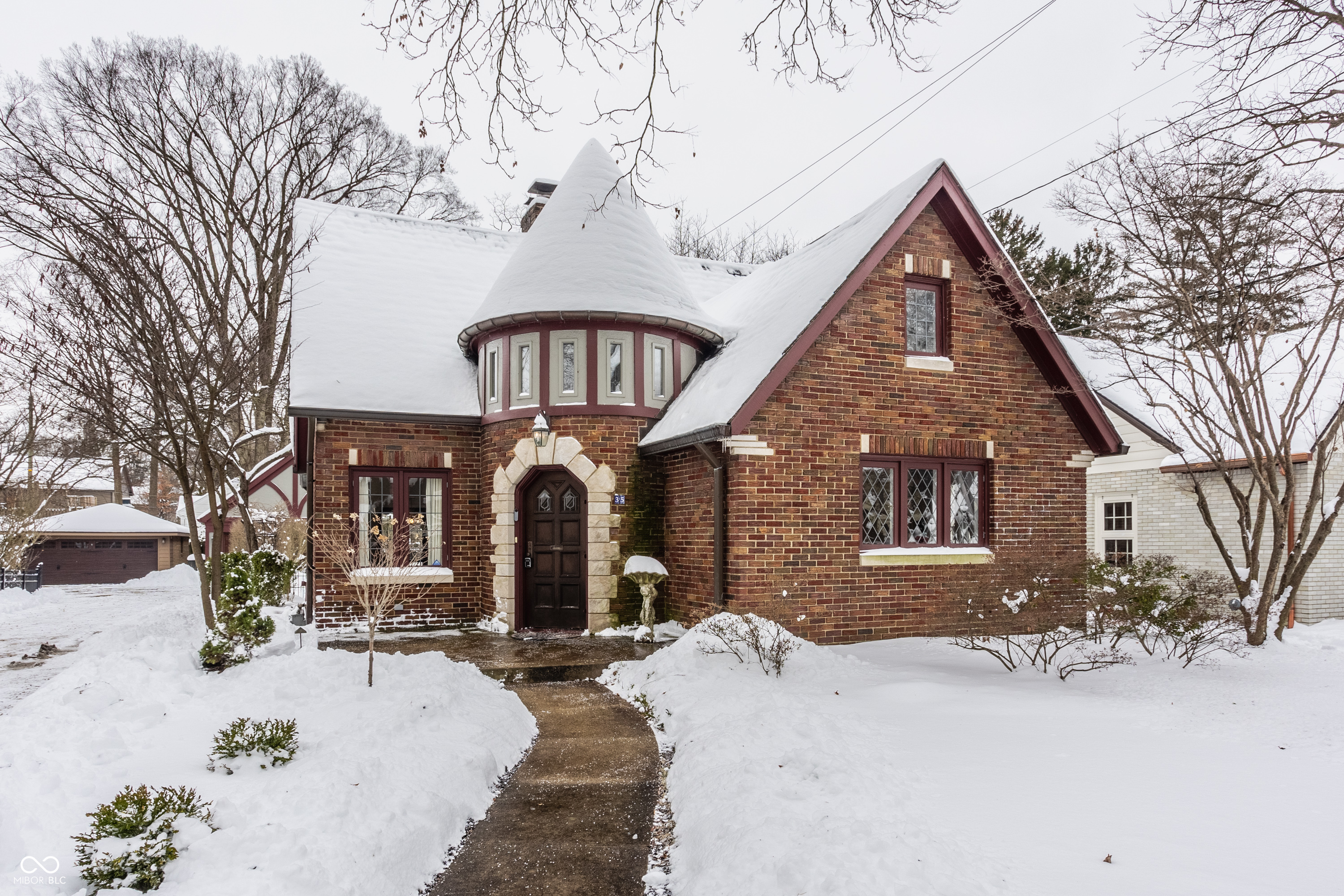 35 E 56th Street Indianapolis IN 46220