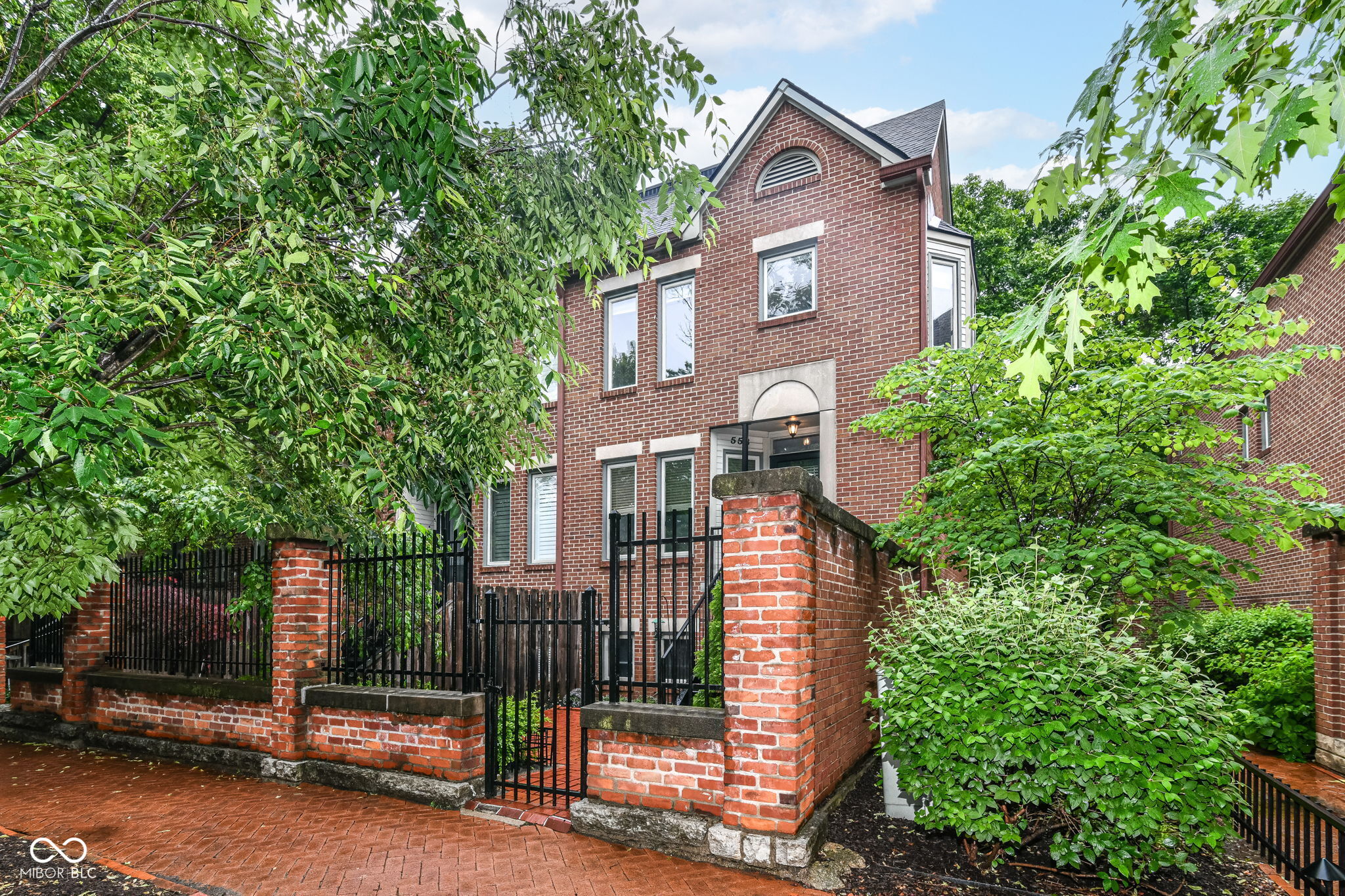 558 E Vermont Street Indianapolis IN 46202