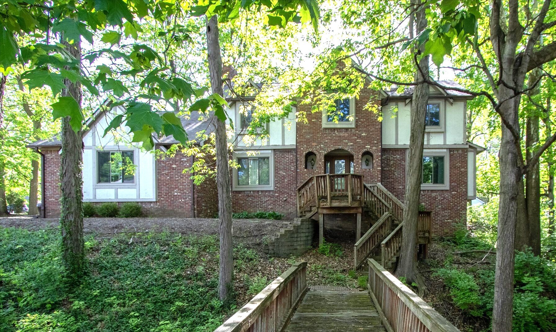680 Sugarbush Drive Zionsville IN 46077