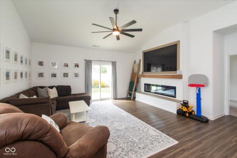 2019 Red Oak Court Shelbyville IN 46176