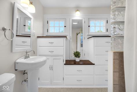 246 Blue Ridge Road Indianapolis IN 46208