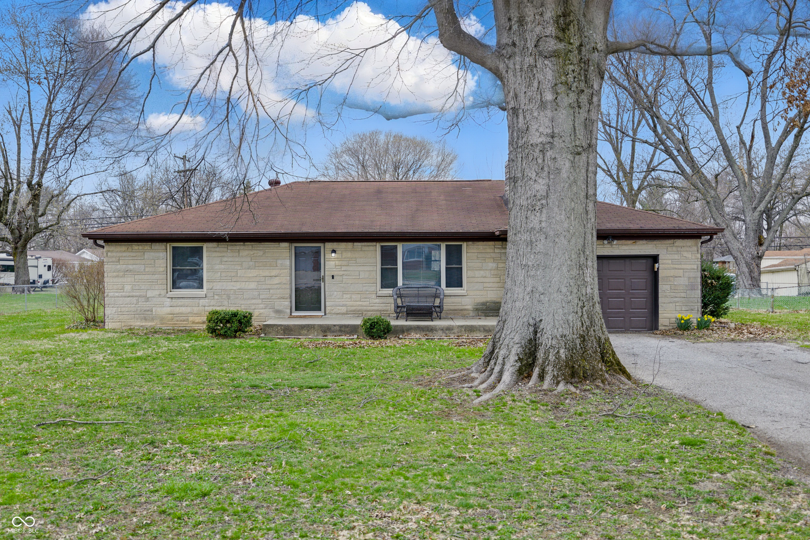 1114 S Avon Avenue Avon IN 46123
