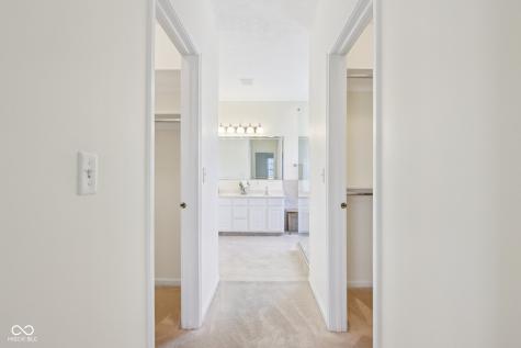 9402 Greenthread Lane Zionsville IN 46077