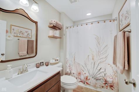 4068 Berry Chase Boulevard Greenwood IN 46143