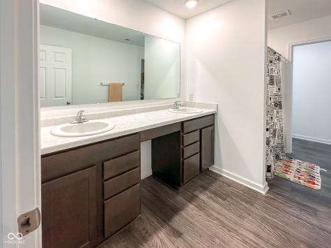 2127 Abbey Lane Columbus IN 47201