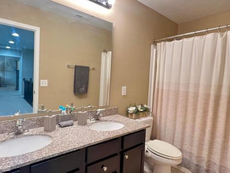 2504 Fawn Bluff Court Zionsville IN 46077
