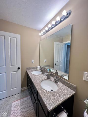 2504 Fawn Bluff Court Zionsville IN 46077