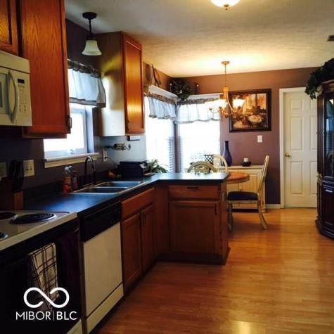 2737 Dawnlake Drive Indianapolis IN 46217