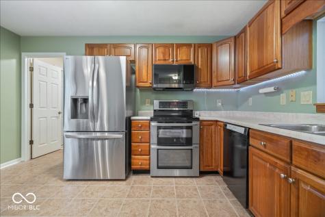 937 Barnwell Way Indianapolis IN 46217